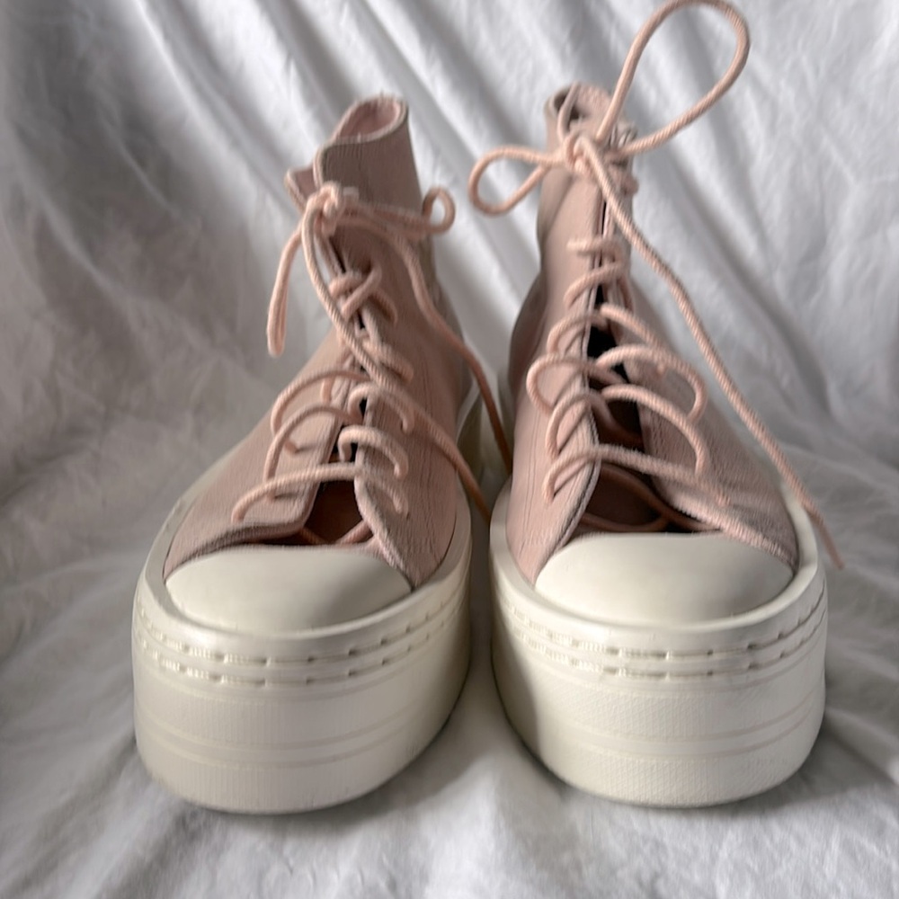 Converse Chuck Taylor All Star High  Lift Suede Platform Sneakers Size 8.5